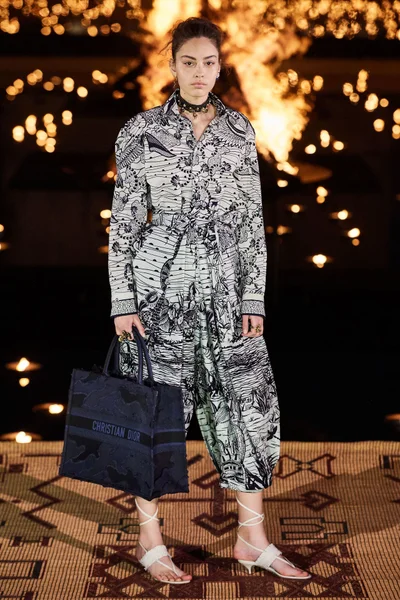 Look 57